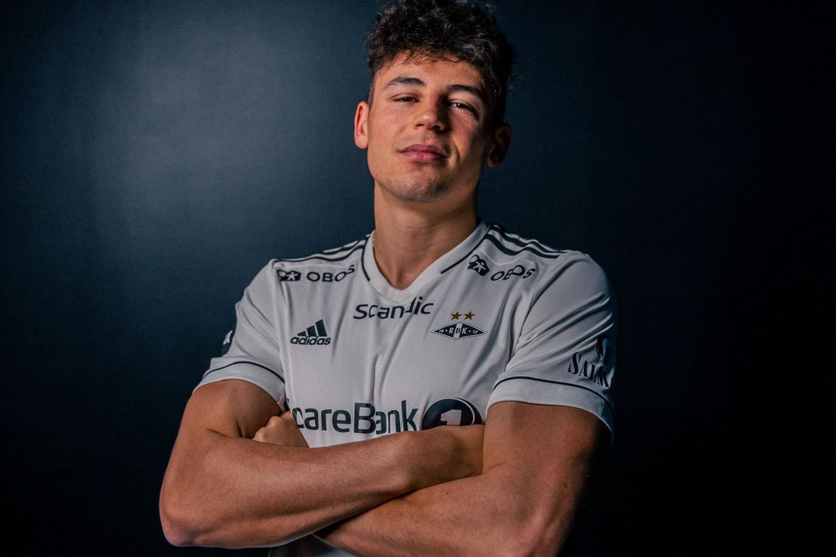 usspusa's tweet photo. 23 year old Sam Rogers scored 6 goals for Rosenborg in Norway last year as a CB 👀
#samrogers #usmnt #ussoccer https://t.co/2dNSHNL6Ul