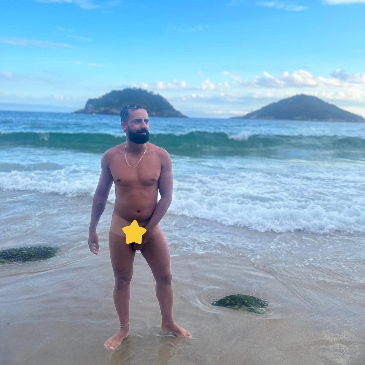 cesar1rasec's tweet photo. Como a natureza é boa! 🍃🏖️ #naturismo #nu #praiadoabrico #errejota #rj https://t.co/1c9mN1YtSA