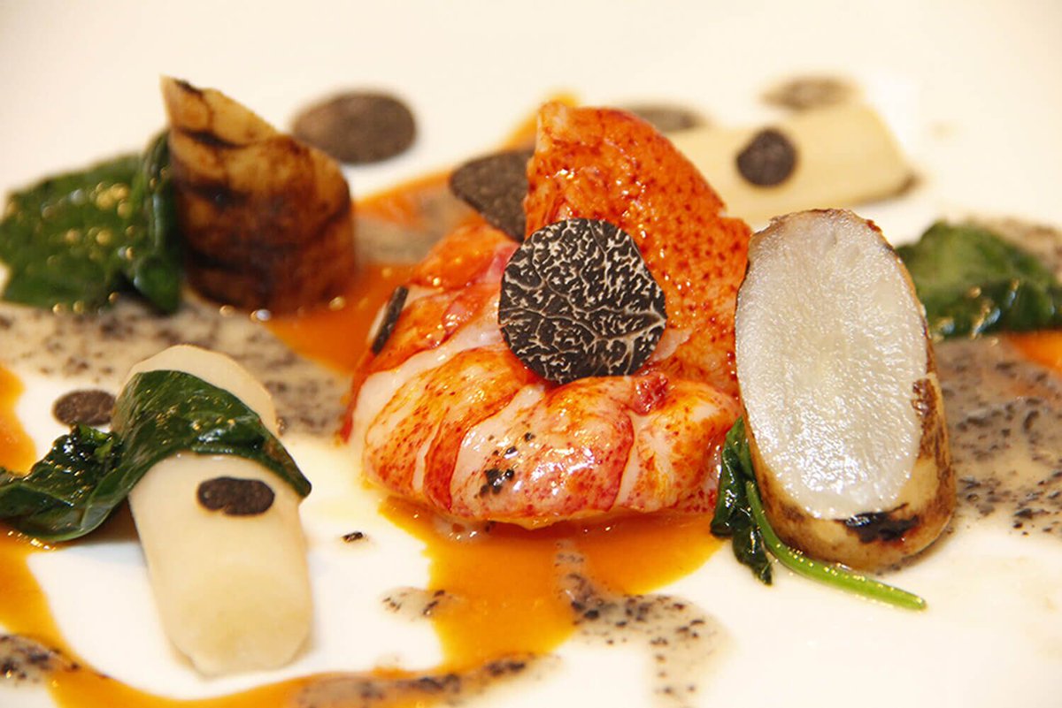 Today’s #NapaTruffleFest events allow guests to meet chefs, winemakers &amp; experts.

Whether you're joining the mushroom foray, winery-hosted lunch, or truffles &amp; wine dinner– it will be a day full of festivities! bit.ly/2Pdc4if #TruffleFest

2nd image: #PineRidgeVineyards