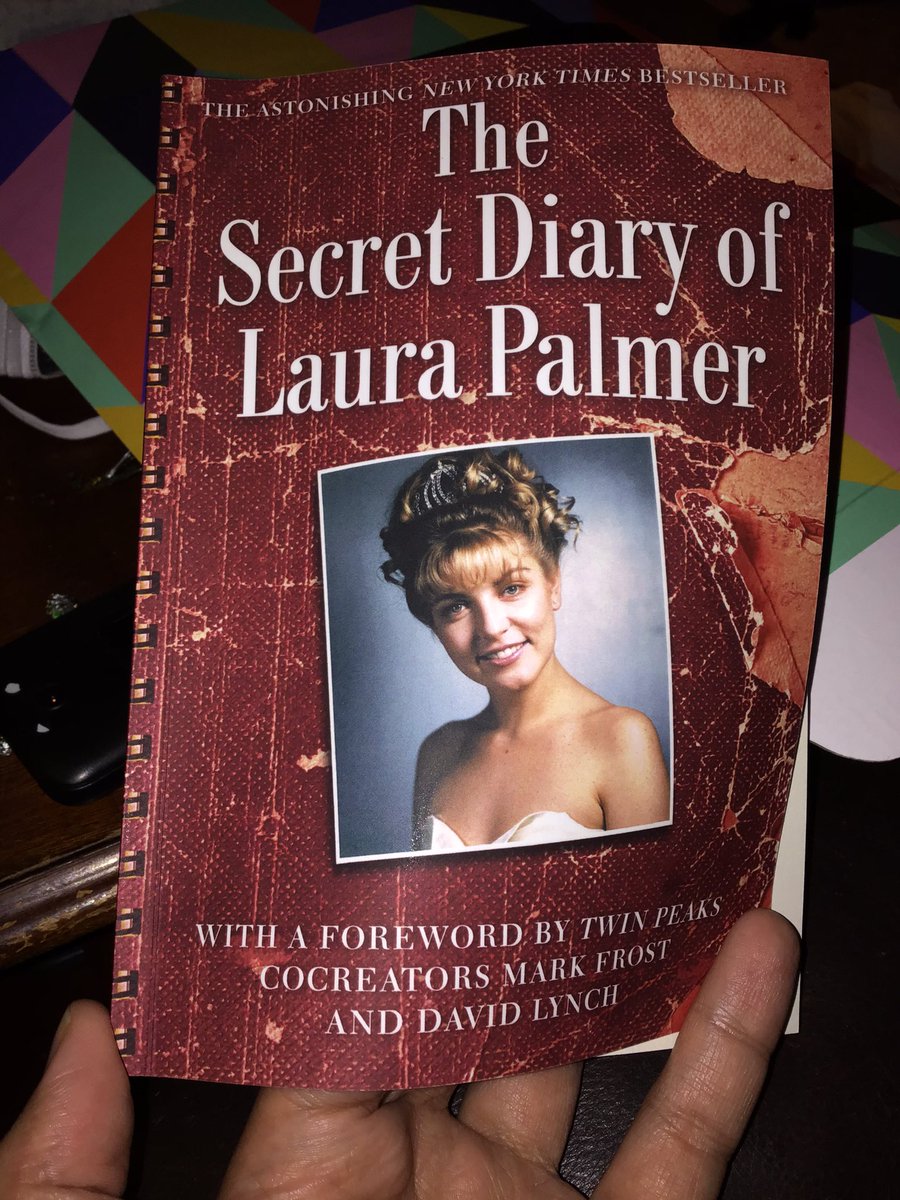 TabulaLuna's tweet image. i’m reading a the little red book. #readtheory