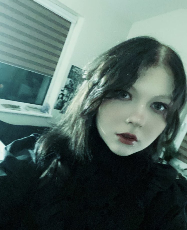 katyatiu3's tweet image. 🖤❤️🖤 #visualkey #goth #madmansesprit