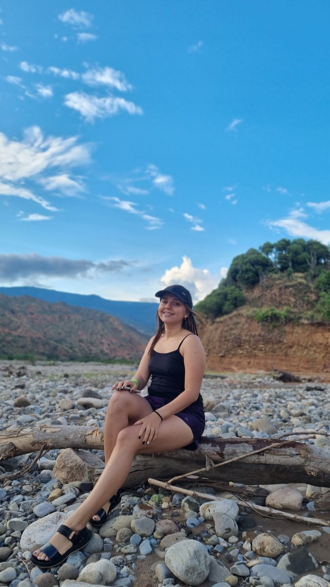 estefani2403's tweet photo. Maravillas de nuestro municipio de Colombia Huila. ⛰🏝🏕

#paisajes 
#Turismo 
#TurismoRecordRD 
#ColombiaPotenciaMundialDeLaVida https://t.co/vPwUUCvjkp