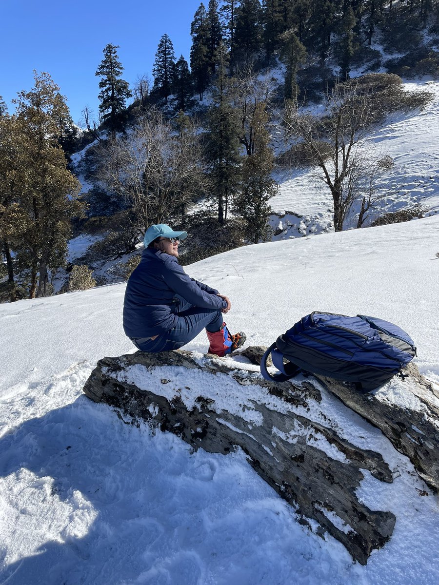 VandanaSsingh's tweet photo. सफ़र का ही था मैं, सफ़र का रहा… #Kedarkantha #Trekking #NewYearsEve #2022inshort https://t.co/wFEpFj9ikH