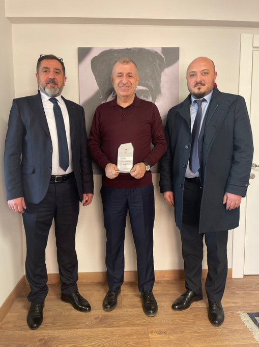 Cep__Der's tweet photo. Sayıları 150 bini aşan meslektaşlarının hak ve menfaatlerini korumak amacıyla yola çıkan ve kurulduğundan bugüne kadar birçok projeye imza atan CEPDER Yönetim Kurulu heyetinin, sektörün sorunları ve çözüm yolları ile ilgili  8  farklı siyasi siyasi parti ziyaretleri https://t.co/eMOZkTlksK
