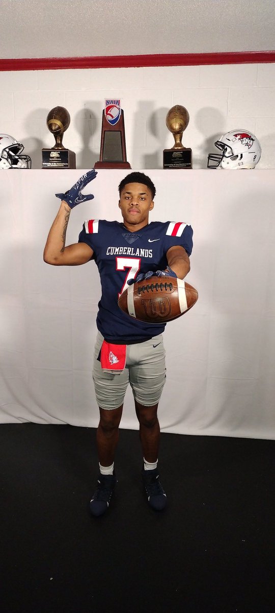 MaxberryKenyun's tweet photo. Had a great time @UCPatriotFball visit. 
Thank you @CoachHouse_UC @Benji_Jae @WoodfordFBall #youchoose https://t.co/yGmIsNbMpk