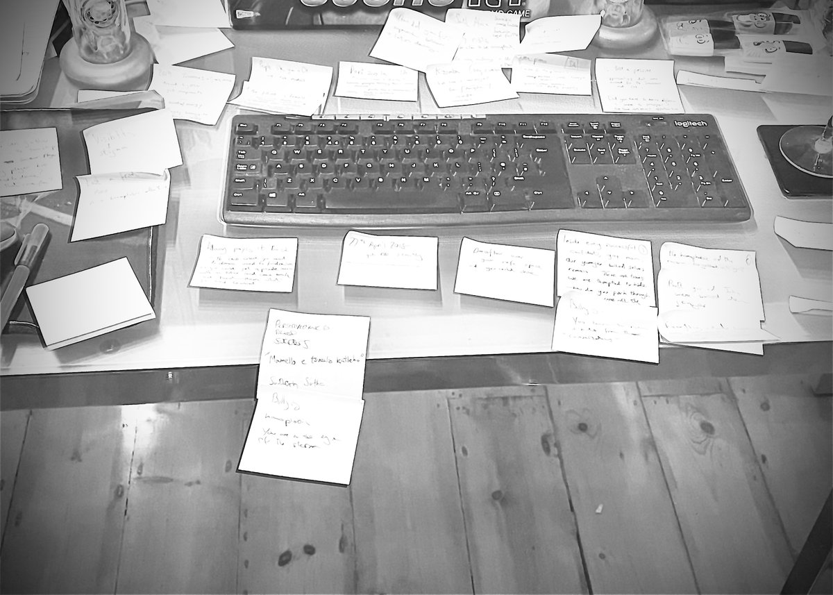 therecsuk's tweet photo. Editor has post-it notes out - which can mean only one thing! Interview incoming π€ #therecs #interview https://t.co/2awusyJ0fF