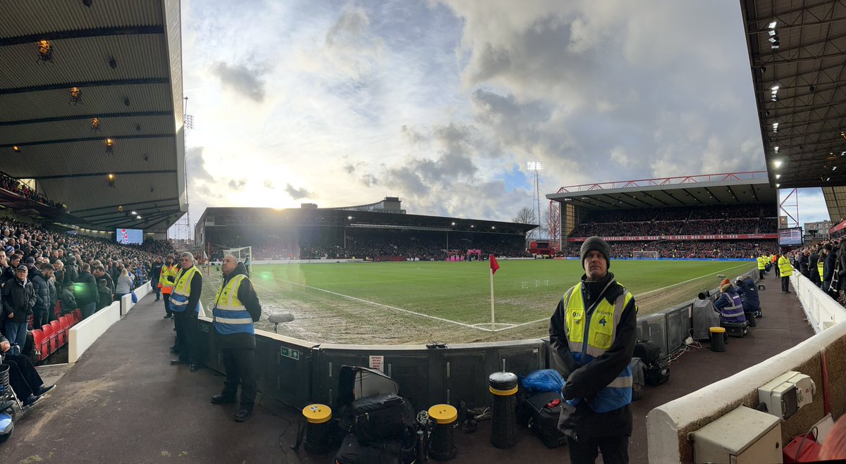 RishiMadlani's tweet photo. Forest (A) - come on you Foxes 🙏🏾💙🦊

(Foot spa optional in row AA) #NotLei https://t.co/V2XgGVWFfm