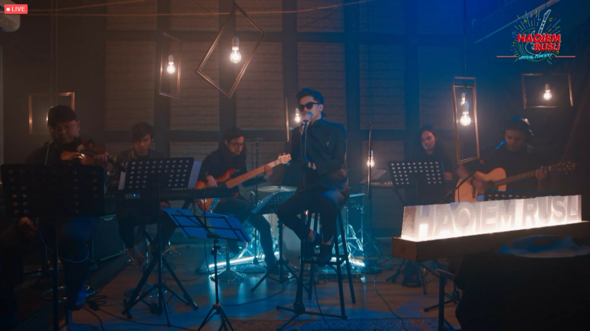 eLcookies2's tweet photo. Thanks @HaqiemRusli utk malam ni😍 #MMHR
From this To this https://t.co/vlV8Ge1O0f