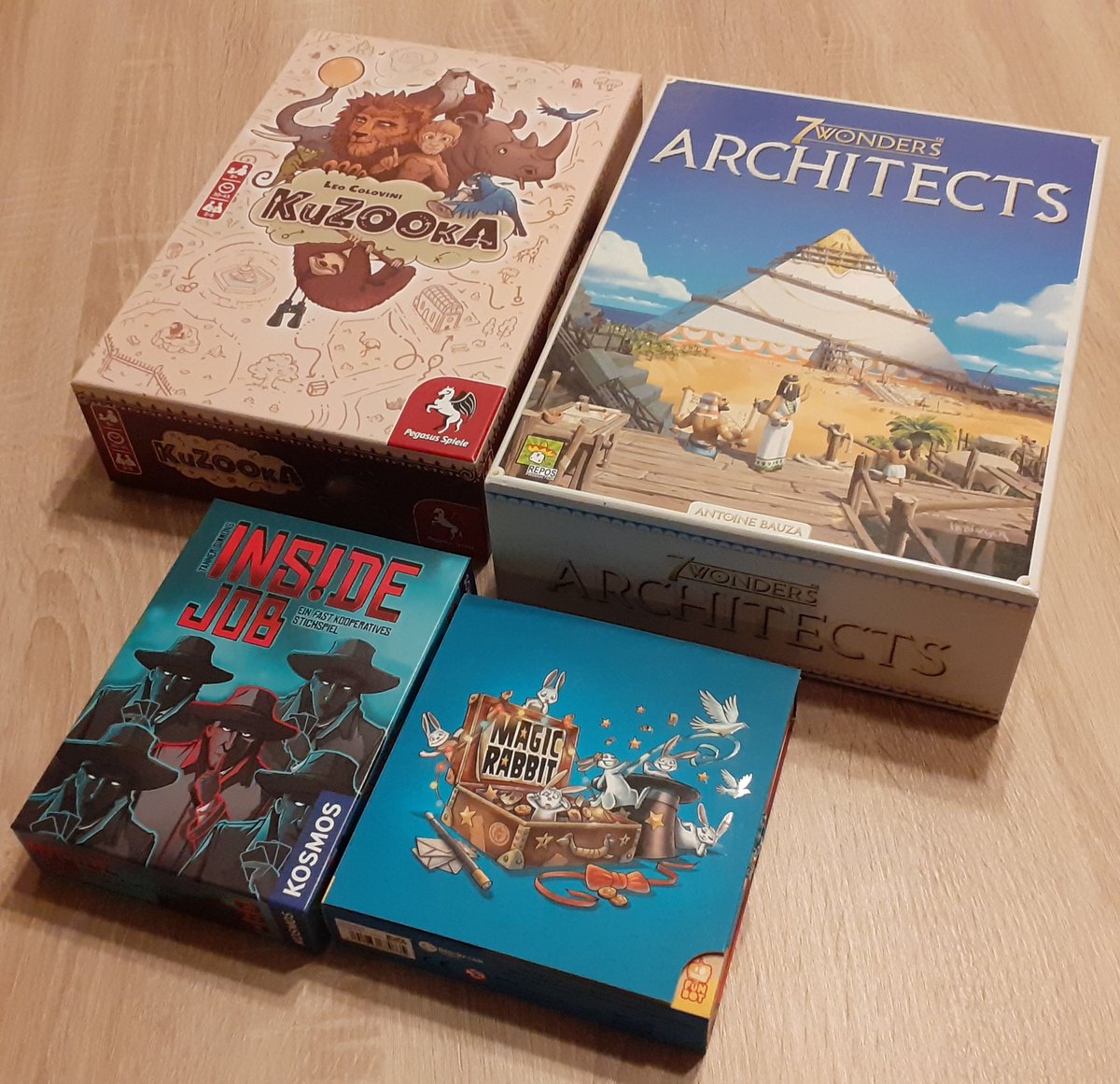 Sibi30015224's tweet image. Gleich gehts zum #Spieleabend mit Freunden (Wenigspieler). Freu mich schon sehr. Erst werden wir ein bisschen #Darts spielen, weil sie ne neue Steel-Dartscheibe haben (und ich ja großer Darts Fan bin), dann wird Pizza bestellt und anschließend gemütlich gezockt 😃 Die Auswahl: