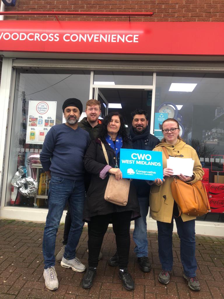 Sian_Arkay's tweet image. Good to be back out in #Springvale with our wonderful team, incl @Mak_Singh4U! Thanks so much to @CllrSimonB and @CllrWendyDalton for the support. Noticing local issues and asking residents for feedback on changes they want to see locally. #togetherstronger #Dovedale #localteam