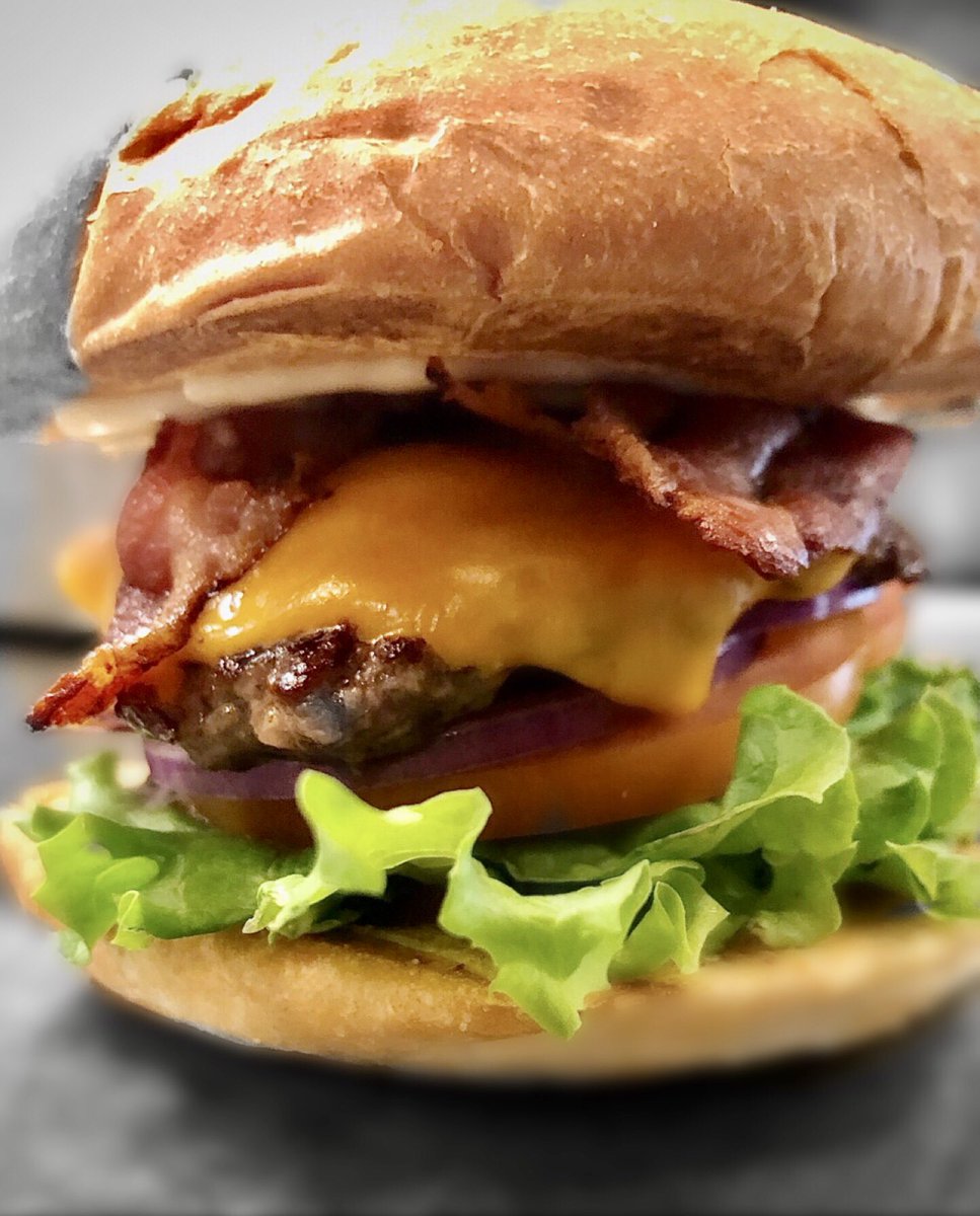 moderneburger's tweet photo. Your burger is ready.

#moderneburger #modernburger #steakburger #burgerette #hormonefree #grassfedbeef #bestburger #bestturkeyburger #bestveggieburger #bestfries #doordash #ubereats https://t.co/ye2MHLzRC3