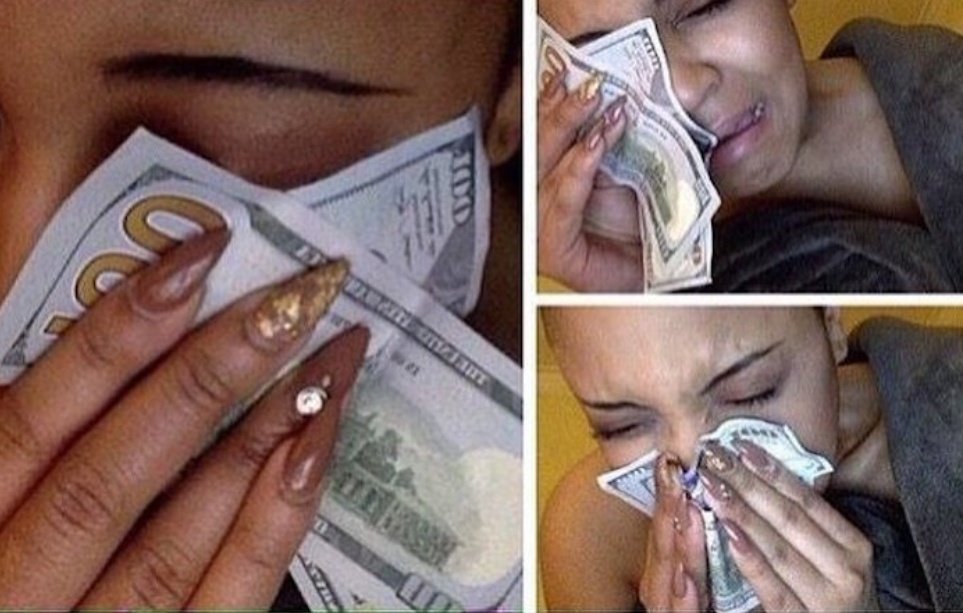 OprimidaRobot's tweet image. Estoy facturando...