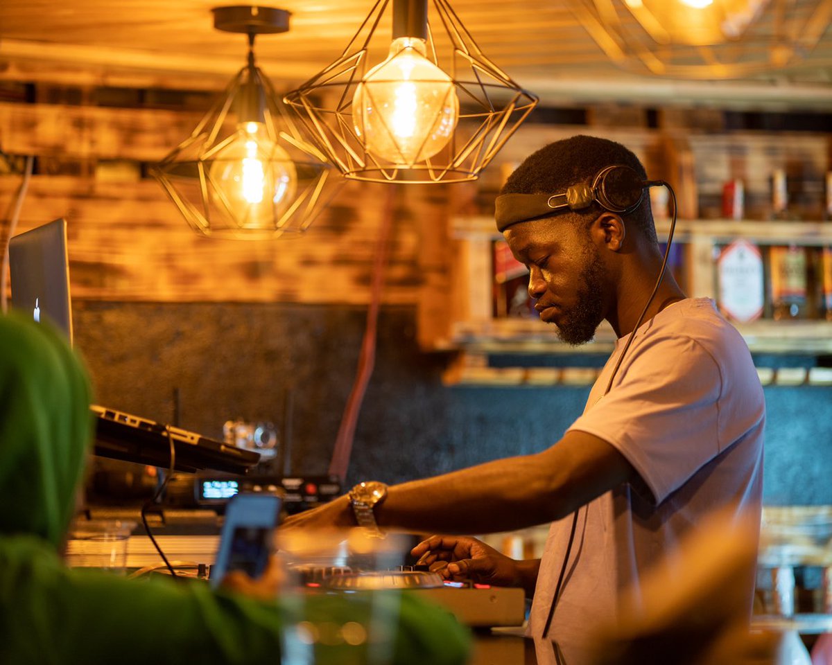 Mugibson's tweet photo. Still about the #KwazeCookOff thatโs underway now at #KwazeKLA in Kisaasi (Bahai Road).
Come by & enjoy these exquisite cuisines & great music; specially curated for you. ๐๐
Call 0706721039 or 0770895410 for bookings. https://t.co/RkXlYoWrpl