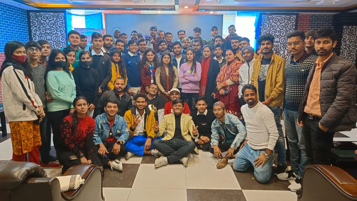 Vindesvar's tweet photo. Glad to be a part of Motihari Meetup once again! #MotihariMeetup
It was a pleasure meeting you @iKishorebt.
Thank you @omprakash_it  Prakash for organizing and proving such a great opportunity for all aspirants.

#trailblazercommunity 
#MotiahriMeetup https://t.co/5DqJaU7xxc