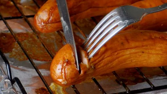 BillLoyd's tweet image. Learn how to cook sausages in an oven. #foodie #learningtocook  cpix.me/a/161657885
