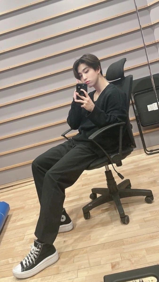 wquuzi's tweet photo. #minsung ау, в котором джисон менеджер популярной группы, а минхо друг одного из участников этой группы, использующий очень тупые подкаты. https://t.co/VaEDw7yVyt