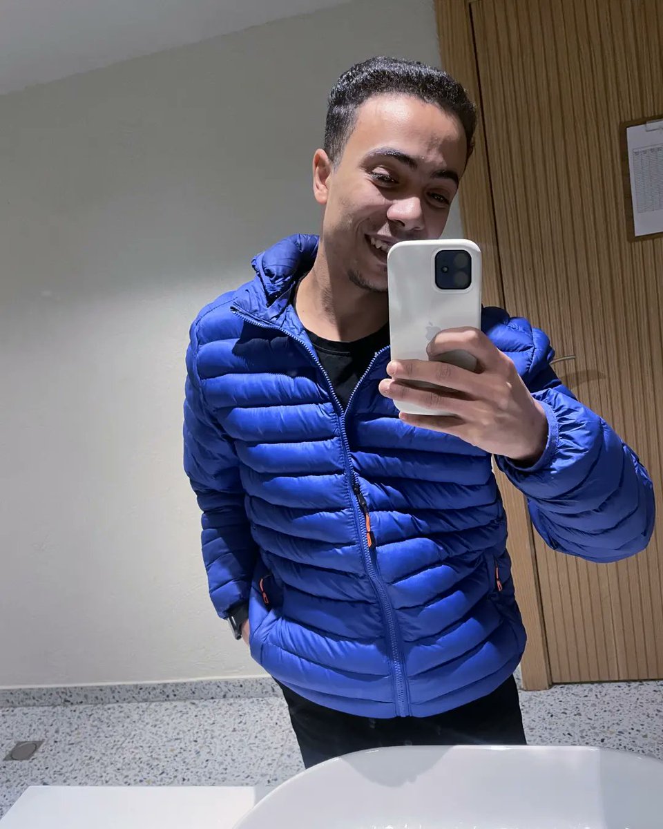 ebrahish_'s tweet photo. 🤳💙 https://t.co/xFPEFtt8si