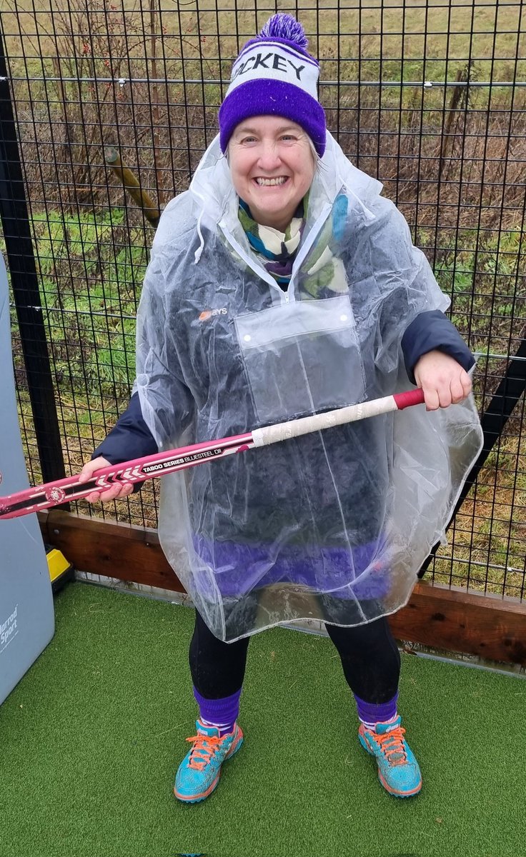 Winners are grinners. This is what it feels like to win. #3points #sidewaysrainagain <a href="/SevenoaksHC/">SevenoaksHC</a>