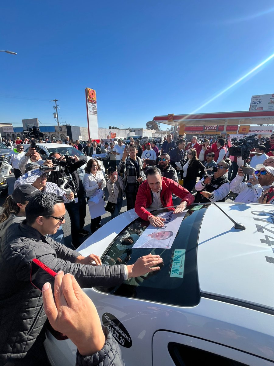 En el mega crucero en #Saltillo. #UnidosPodemosMás