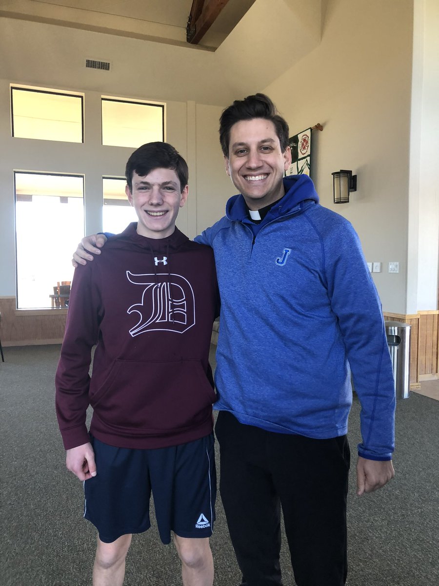 Please pray for the 29 young men from 9 schools in our province who are at the <a href="/JesuitsUCS/">Jesuits USA Central and Southern</a> Discernment Retreat this weekend. Pictured here is Jake ‘24 with Jesuit scholastic and DSJ alum Nick Blair. #vocations #Jesuits <a href="/DeSmetJesuitHS/">De Smet Jesuit</a>