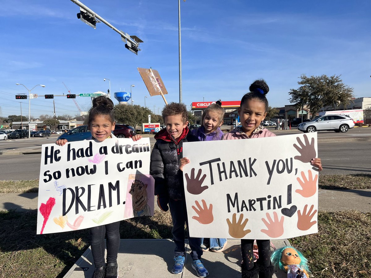 OrtizKinder's tweet photo. My heart is so happy!!! We had a blast at the parade this morning 🥳@KentCardinals @CFBISD https://t.co/0hp5EdXuO3