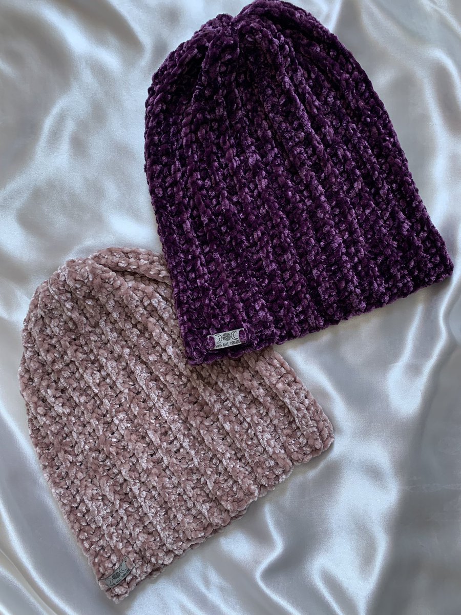 Happy small biz saturday 🌟
My shop has a big sale going on, all tie dye is 60% off and all bralettes are 35% off! 🌈
Also have some beanies left 🧶