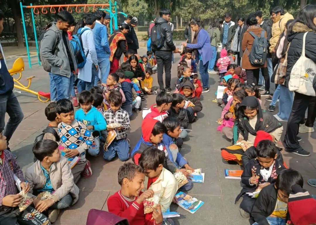 Subhrajeet_bjp's tweet photo. Umeed dipsar/dpsru in collaboration with Lakshmibai college DU organised teaching campaign at Kanhaiya Nagar
#Project_KFA
#Team_Umeed https://t.co/iQj4D7N2ej