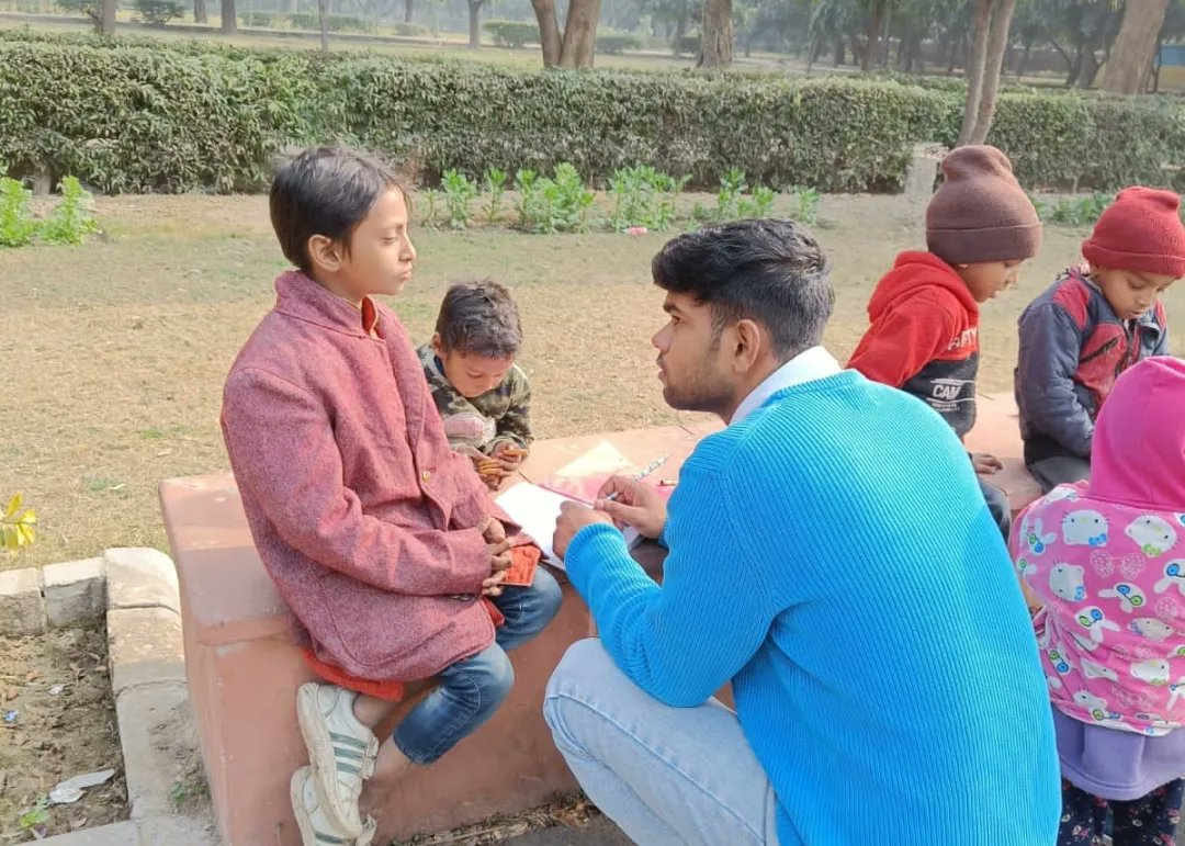 Subhrajeet_bjp's tweet photo. Umeed dipsar/dpsru in collaboration with Lakshmibai college DU organised teaching campaign at Kanhaiya Nagar
#Project_KFA
#Team_Umeed https://t.co/iQj4D7N2ej