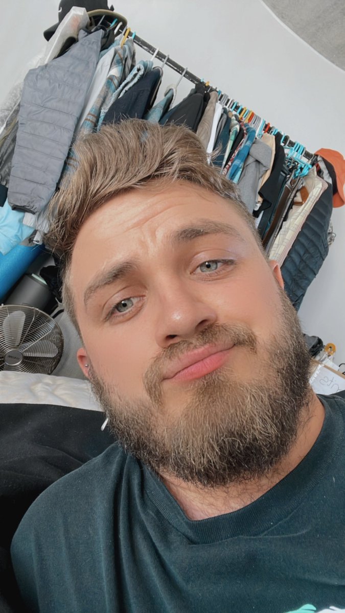 ShawnTaljaardVi's tweet photo. Woke up like a mess today https://t.co/RnAaGkTrNS
