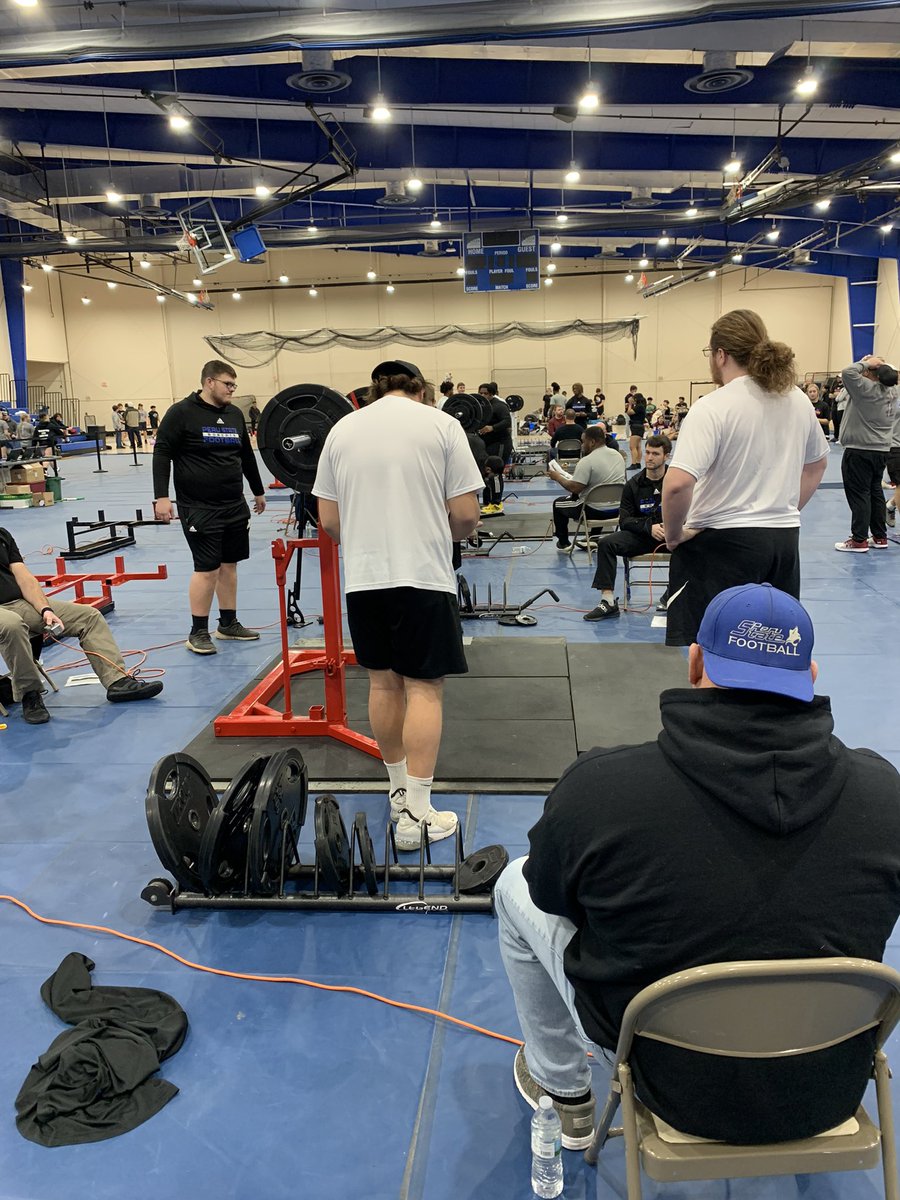 CoachO_UW's tweet photo. Peru State Powerlifting Meet
Incredible  Support
#GoCats https://t.co/isbdIP3goA