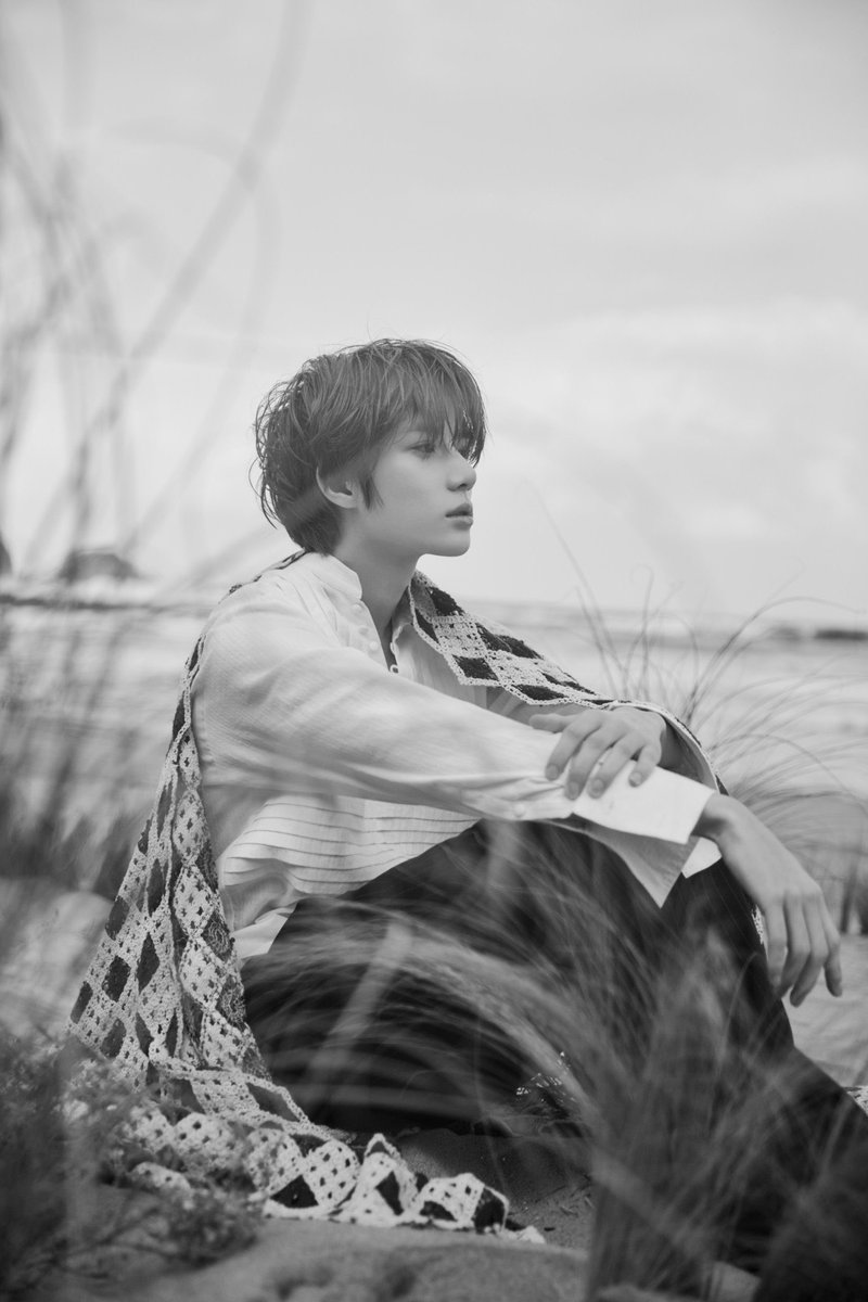 m0ndaidarake's tweet photo. 아싸 페어웰 블루오션 ㅁㅊ네♥ 
다들 럴러바이 좋아할 때 허망하게 파도만 바라보는 범규군에게 다가가서 담요 둘러주고 환심 사야지 https://t.co/wRhuKxkQvE