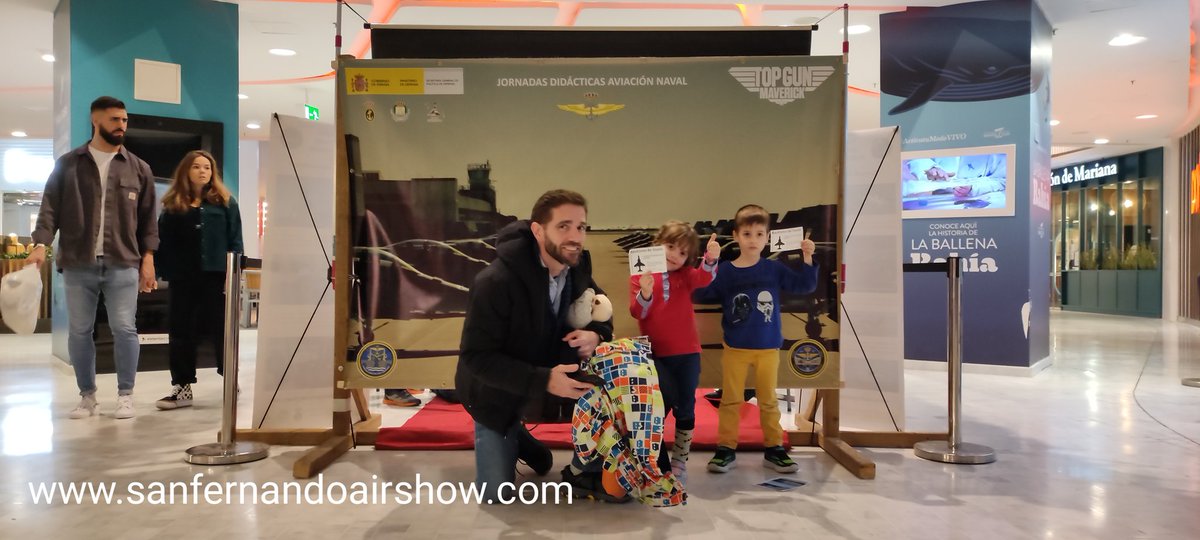SanFdoAirShow's tweet photo. #SanFernandoconElcano⚓🇪🇸 Participantes en los bautismos de vuelo virtual de nuestro @SanFdoAirShow, dirigidos por nuestra @FLOANVirtual a bordo de ✈️ & 🚁 de @Armada_esp en #CCBahiaSur, con motivo del inicio del XCV crucero de instrucción del #JSElcano. https://t.co/KU7gI8nI3p