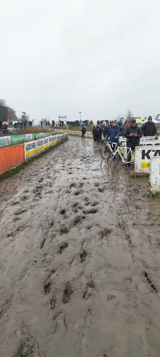 KKeesvlijm's tweet photo. ๐ณ๐ฑ NK Veldrijden ๐ณ๐ฑ
#cycling #CX #veldrijden #NK
#amateurs #crossishere #nkveldrijden #NationOfCyclists #cyclocross #Cross #modder
#Zaltbommel @wvijsselstreek https://t.co/OaSiwiSM1b