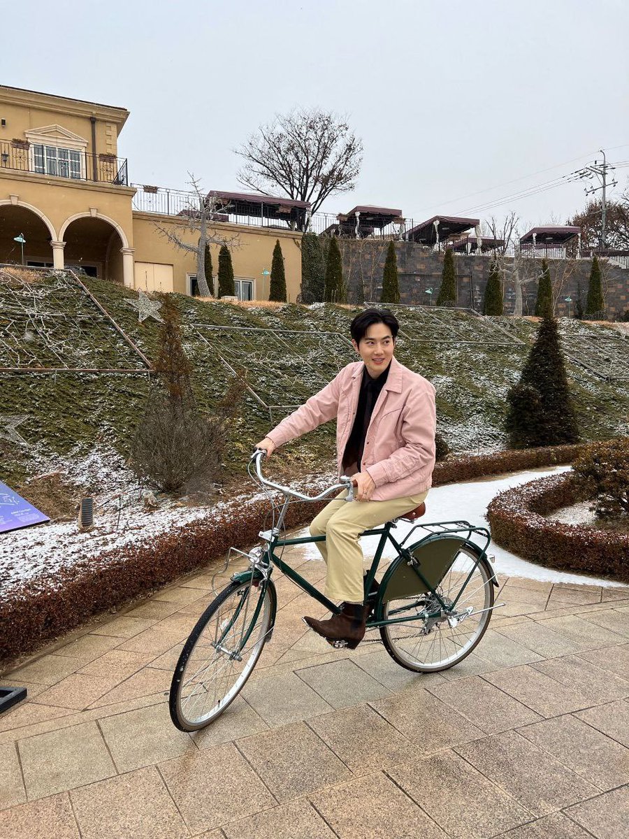 DoKyungLoey's tweet photo. como será tener una cita con junmyeon😿 https://t.co/7CKPp8MwPI