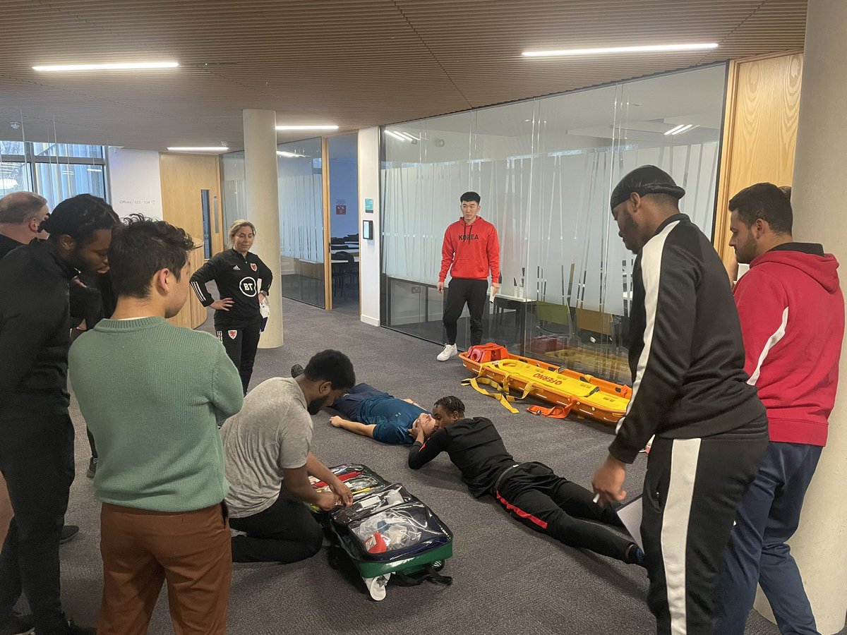 Alastair Thrush tweet media