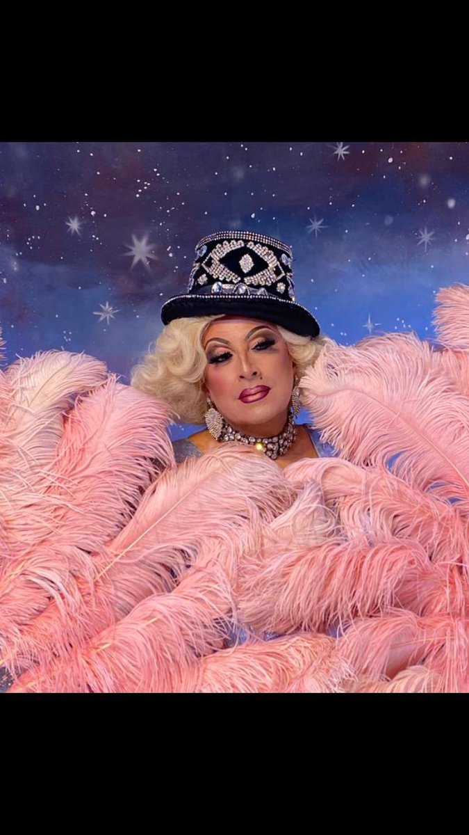 De nuevo me verán hoy #Sabado en <a href="/GULAGULA_Madrid/">GULA GULA MADRID</a> junto a las inmensas <a href="/DonnaMdnn/">Donna Mdnn</a> y <a href="/Lacutesalon/">yosoylamalibu</a> celebrando 25+2 de #Aniversario de #cenasconespectaculo referentes en la #capital 
Por cierto, tenemos #soldout 
Llamen con antelación que hay aforo reducido. 
☎️910133747 ó 615282712