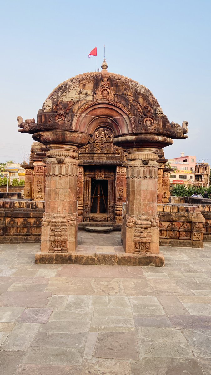 SKSahu29's tweet photo. Mukteshwara Temple is a 10th-century Hindu temple dedicated to Shiva located in Bhubaneswar, Odisha, India.

#IncrediableIndia #dekhoapnadesh https://t.co/Vf3PGupGaK