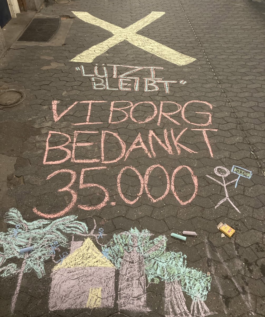 Greetings from Denmark to the activists still going strong in #Luetzerath fighting against the expansion of coal mines in Germany - today the activists were supported by 35,000 protesters #lützibleibt