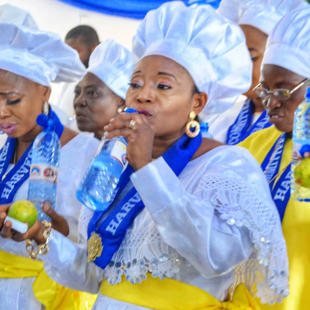 cccapataayeraye's tweet photo. HURRAH! HURRAH!! HURRAH!!!
EVANGELIST FEMI BANKOLE CELEBRATING HER WIFE 
A HARDWORKING WOMAN WITH GOD FEARING SPIRIT L/S/S/E/S BOLA BANKOLE,IN THE PRESENCE OF GOD AMIDST THE CONGREGATION. 
WE WISH YOU MANY MORE YEARS IN SOUND MIND AND GOOD HEALTH IN JESUS NAME.
CONGRATULATIONS MA https://t.co/UcNMcFMNMK
