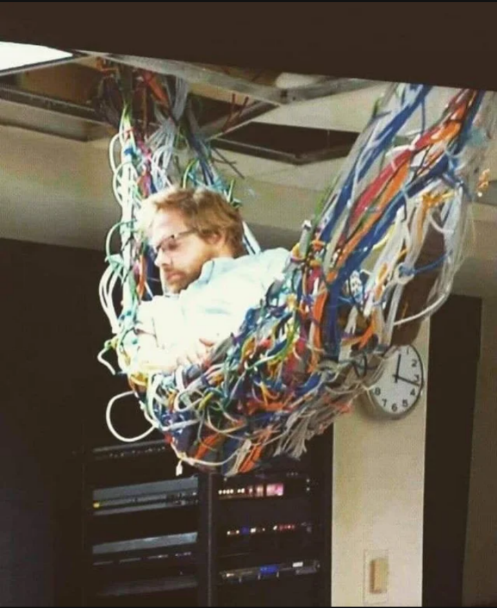 PR0GRAMMERHUM0R's tweet photo. The senior dev monitoring the intern monkeys from his place of superiority. https://t.co/KgA9Zs4bfw https://t.co/rNH11TnAAy