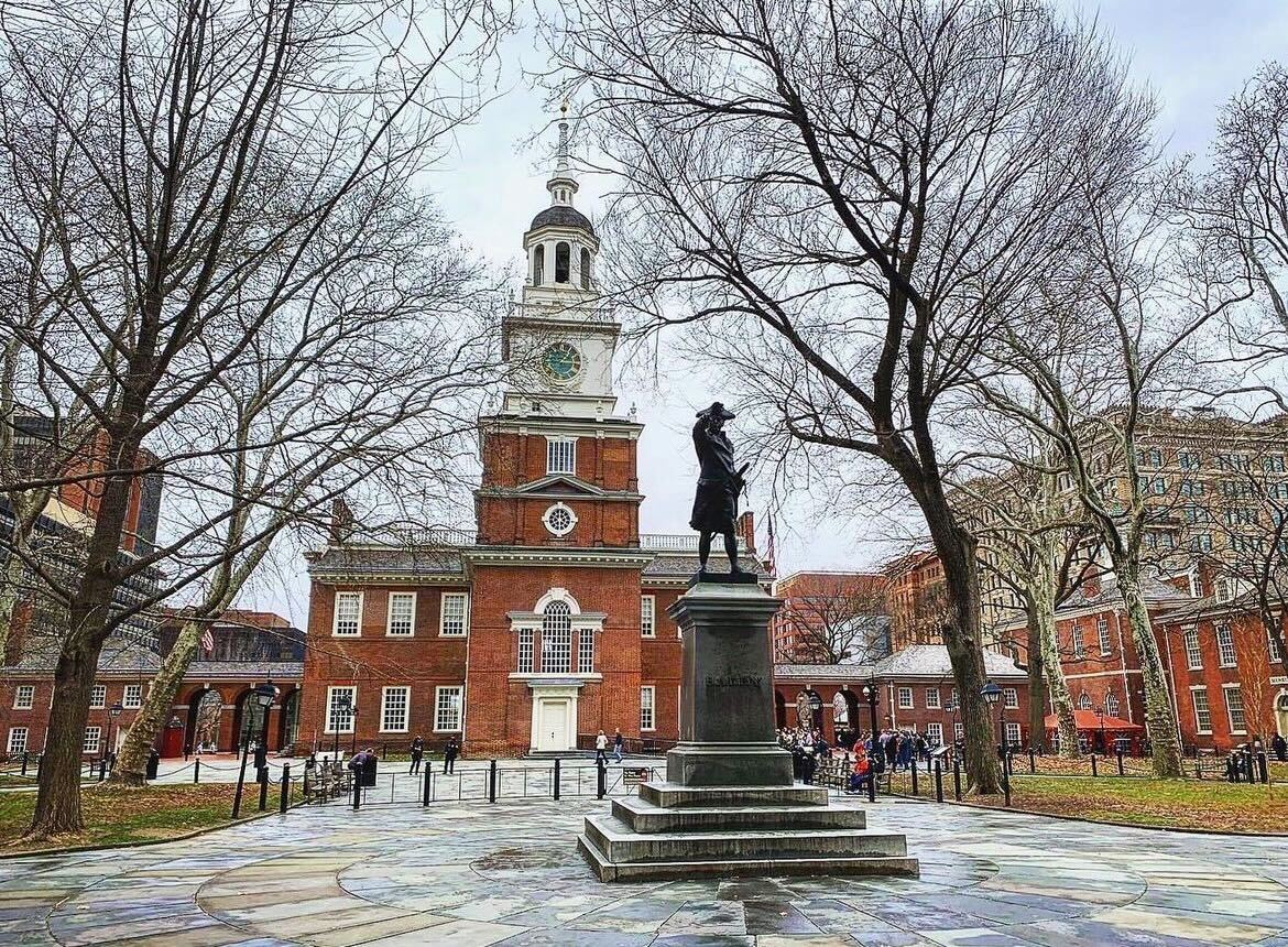 visitphilly's tweet photo. A perfect quiet day at Independence Hall. 🤗
#VisitPhilly #PackLightPlanBig #ExplorePhilly
📸: @ explore_phl https://t.co/ZUkQJ3rNRG