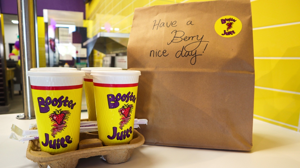 boosterjuice's tweet photo. Check the bag - bad puns are how eye roll ๐๐๐คฃ
#berrynice https://t.co/W7HVIx4Cr1