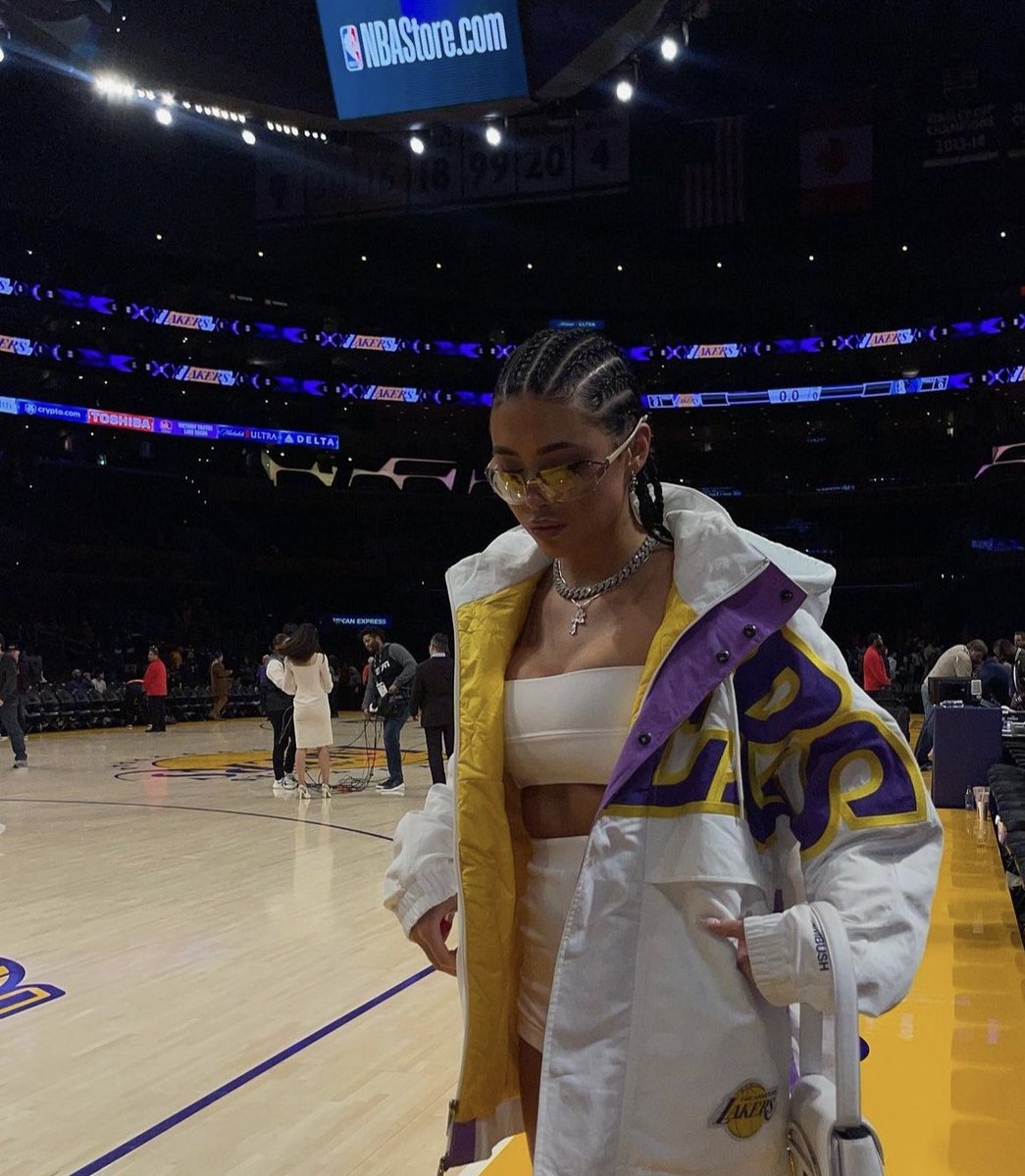 Pretty &amp; fly, just my type 🏀