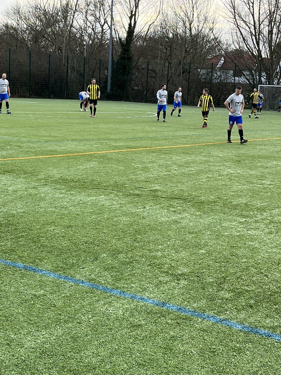 FelstedRoversFC's tweet photo. We progress to the semi finals of the county cup with a 4-2 win over @dpfc__. Goals from King, Madden, French &amp; Sutton.

Team: Benham, Blake, Benham, Madden, Speller, Crow, Mihlenstedt, King, Perry, French &amp; Sutton.

Subs: Stone, Assan, Prow &amp; Curry.

#UpTheRovers 💛💙 https://t.co/A1JxzJiT2y