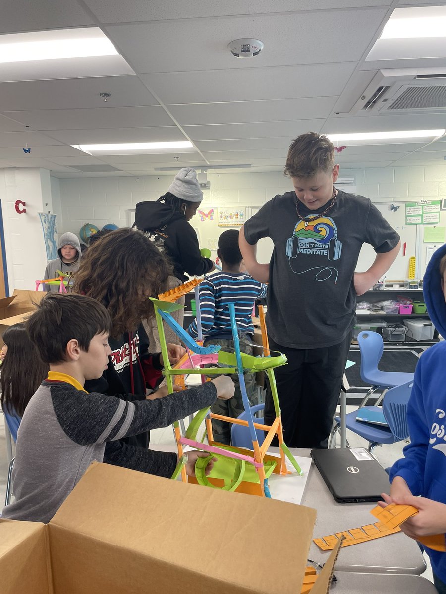 RHoskieWMES's tweet photo. Kinetic &amp; potential energy, friction, conservation of energy! 6th graders designed and built paper roller coasters with the challenge of taking the longest amount of time to reach the bottom! @WashMillES @FCPSSTEAM @FCPSScience https://t.co/dqhuejqzNI