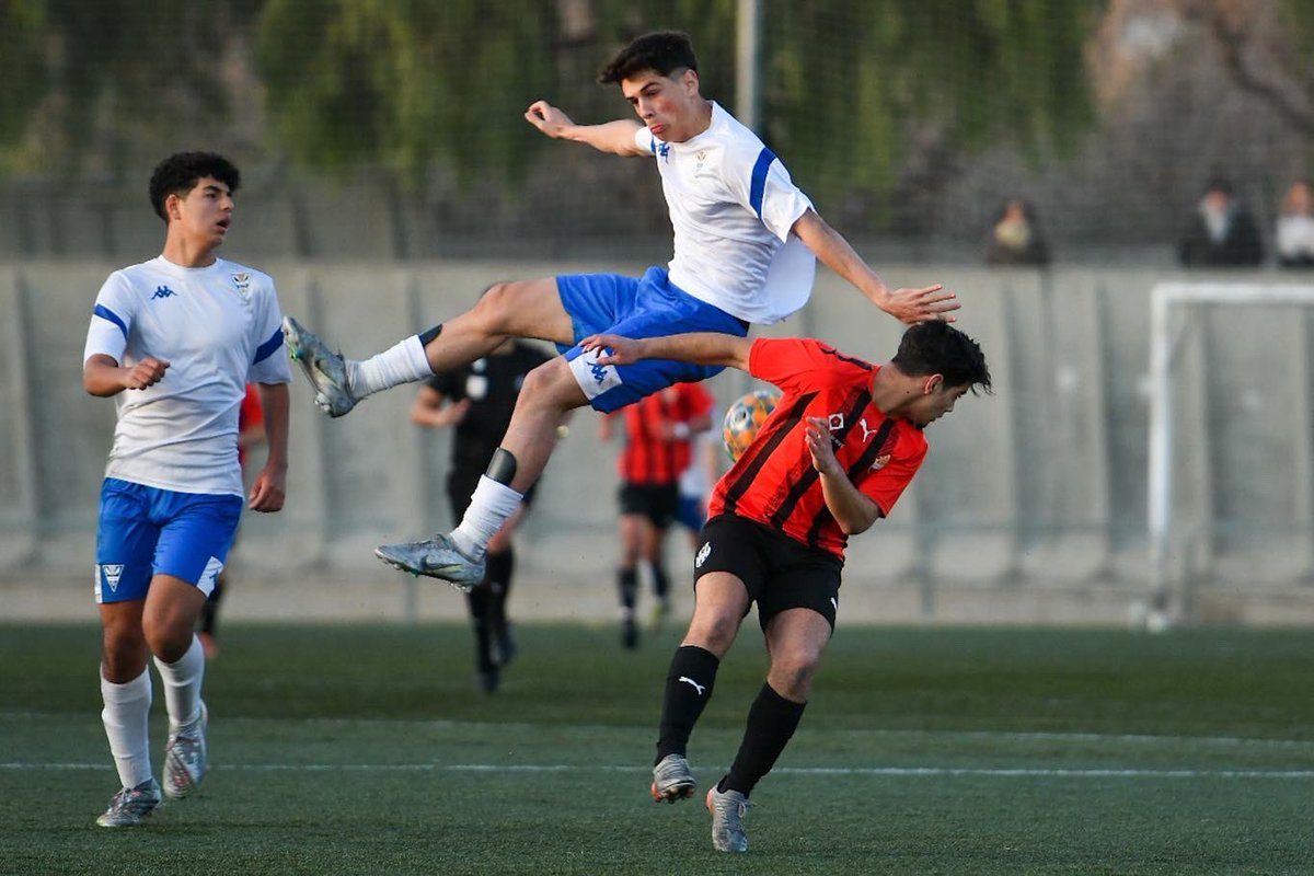 ffutbolbasereus's tweet photo. El Cadet A s’emporta els 3 punts davant del Granollers a casa (3-1) amb gols d’Hugo Ballesta i Hug Broch (2). ❤️🖤🤪
#ffutbolbasereus #forçareus https://t.co/8131x3U5dZ
