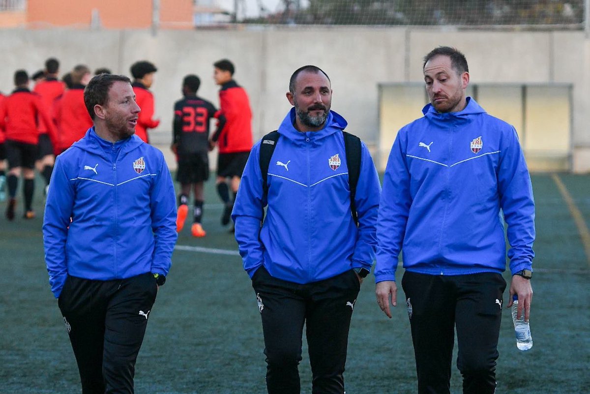 ffutbolbasereus's tweet photo. El Cadet A s’emporta els 3 punts davant del Granollers a casa (3-1) amb gols d’Hugo Ballesta i Hug Broch (2). ❤️🖤🤪
#ffutbolbasereus #forçareus https://t.co/8131x3U5dZ