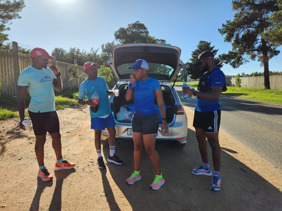 MidrandCrew's tweet photo. Saturday long run. We really appreciate those who avail themselves for support every weekend. Team Spirits. Keep up the good work guys.
#RunningWithTumiSole #FetchYourBody2023 #FetchYourFitness #MidrandCrew https://t.co/cQGitoYwXI