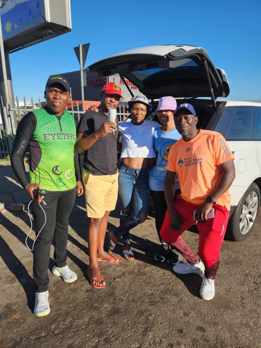 MidrandCrew's tweet photo. Saturday long run. We really appreciate those who avail themselves for support every weekend. Team Spirits. Keep up the good work guys.
#RunningWithTumiSole #FetchYourBody2023 #FetchYourFitness #MidrandCrew https://t.co/cQGitoYwXI