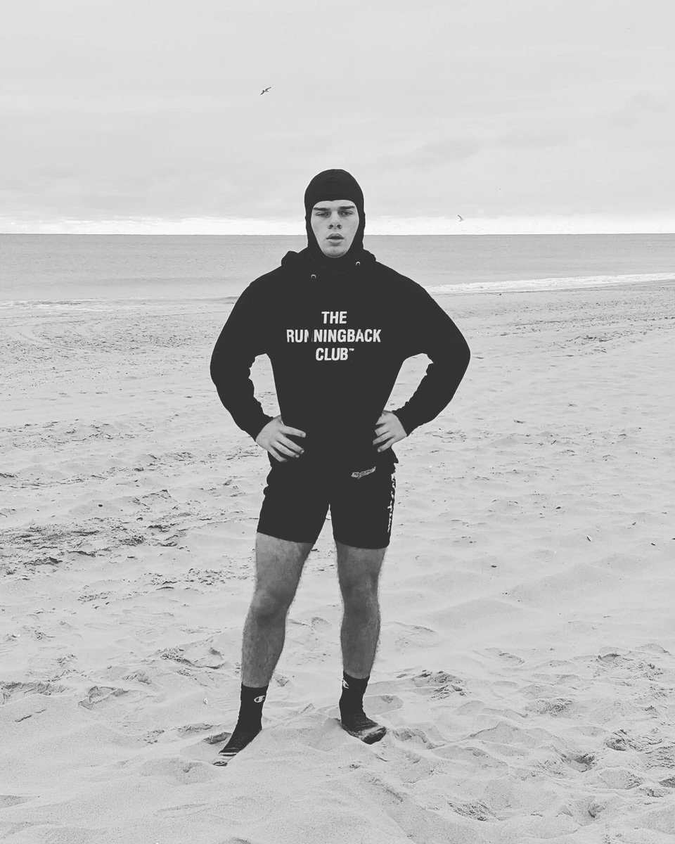 LukeButchka's tweet photo. Every other Saturday during off season we travel to Wilmington for @TheRBClub1.  Saturdays home are spent reinforcing technique…this time in the sand.  #runningbacklife #spincut https://t.co/HfHEeUyOok